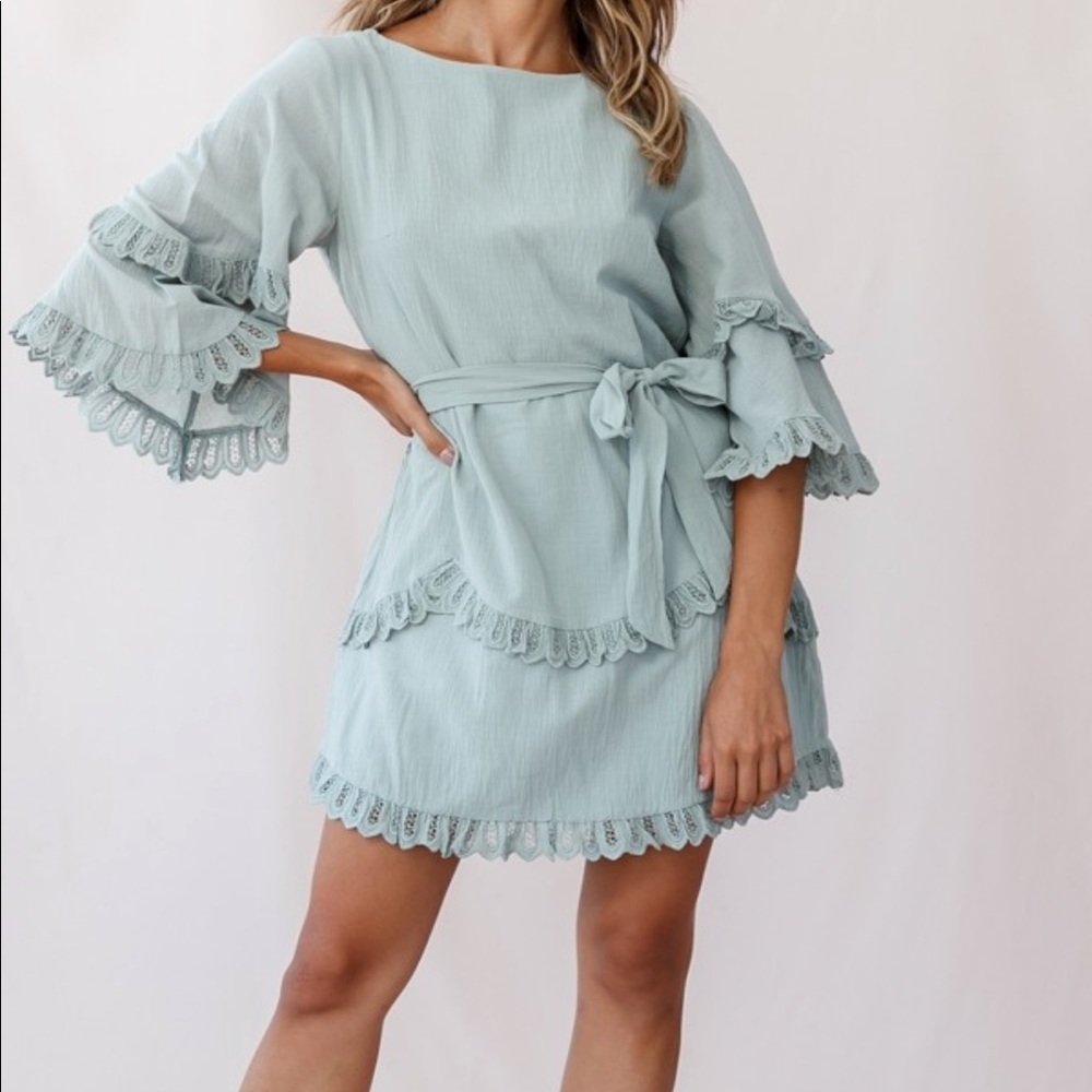 Selfie Leslie Sage green dress